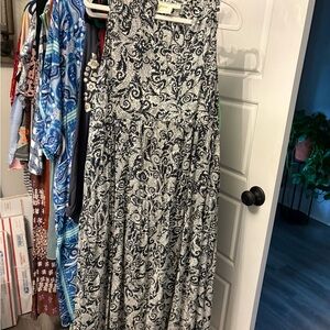 Anthropologie Maeve navy and Cream Paisley Dress